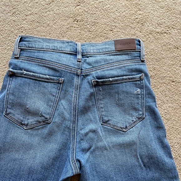 Hidden jeans, high waisted, wide leg, slight distressed look, size 26 - Picture 7 of 7